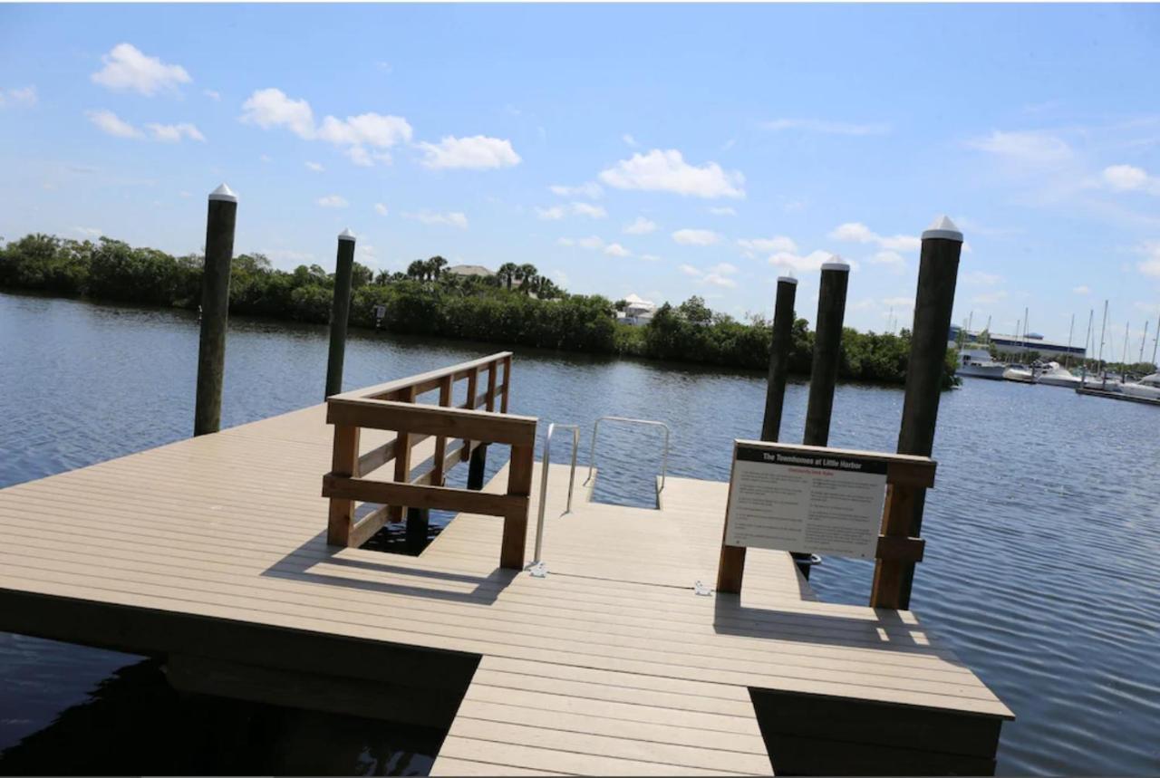 Beautiful New Luxury Townhome With Private Beach And Swimming Pools Ruskin Ngoại thất bức ảnh