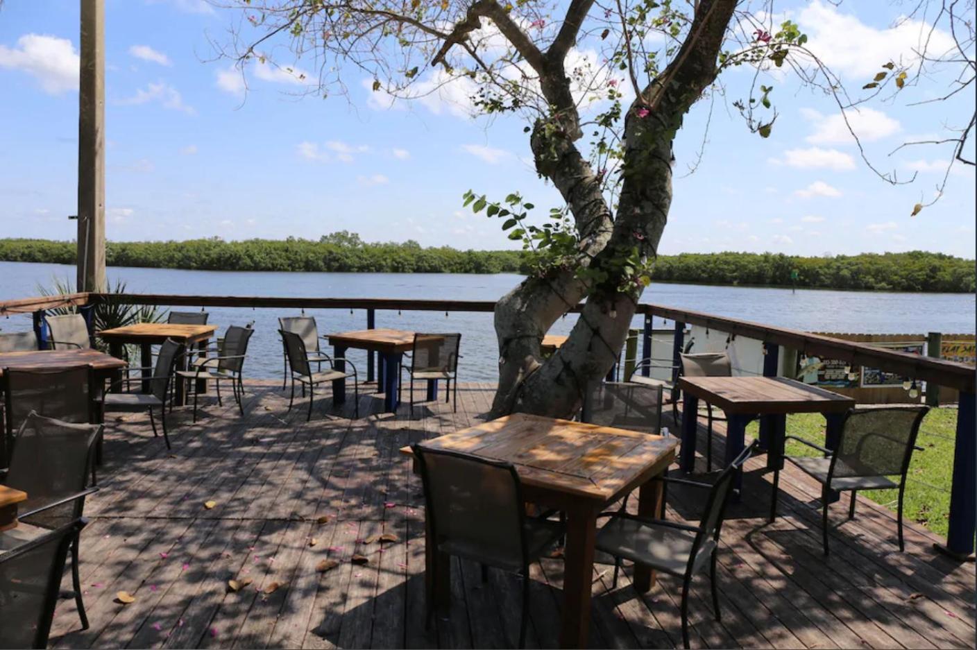 Beautiful New Luxury Townhome With Private Beach And Swimming Pools Ruskin Ngoại thất bức ảnh